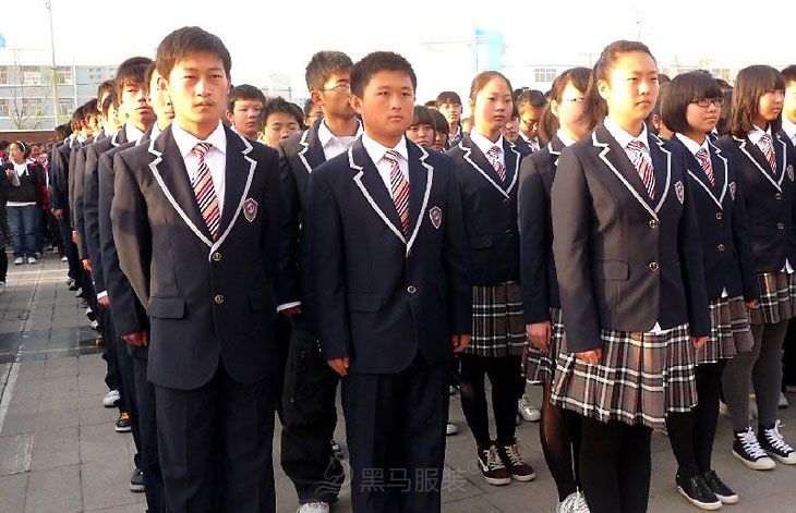 國際經(jīng)貿(mào)學院校服拍攝